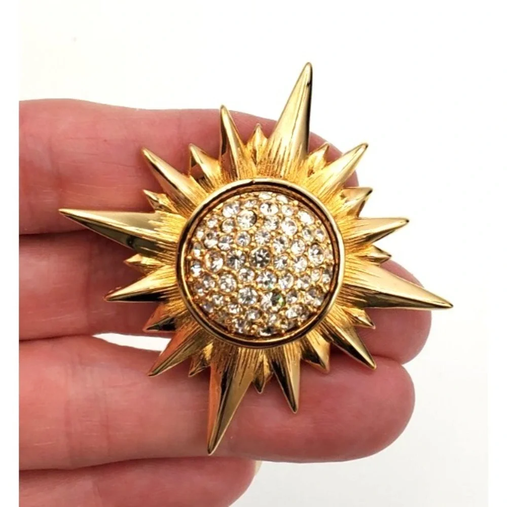 Vintage Swarovski Crystal Star Burst Brooch Pin Gold Tone